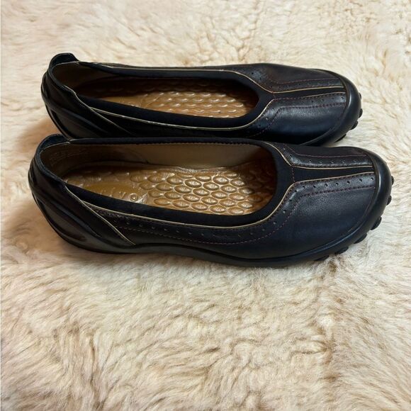 Privo Women’s Dark Brown and Black Loafers - Picture 5 of 9